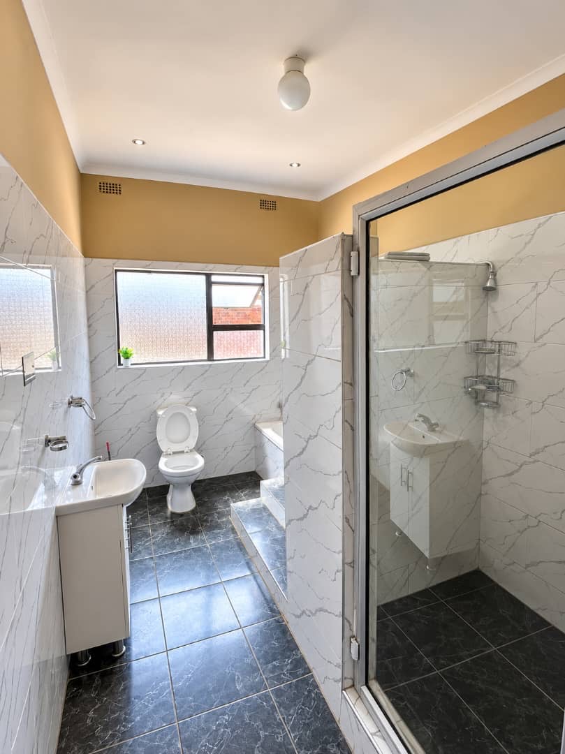 Bathrooms & toilets